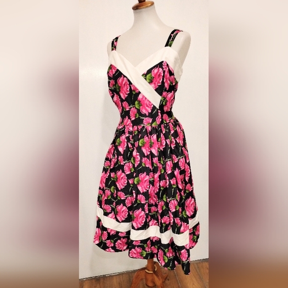 RETRO ROSES DRESS - Picture 10 of 13